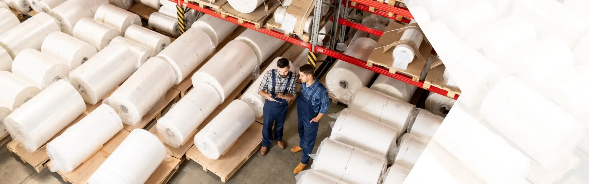 rolki folii spożywczej na paletach